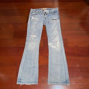 These are some BKE light wash jeans! Size: 29x33 1/2